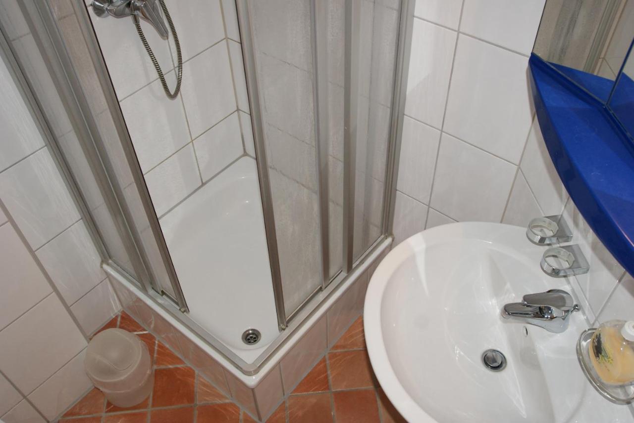 Appartement 6 Im Fischerhaus Mit Terrasse Sellin  Екстериор снимка